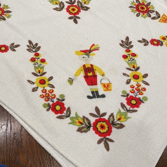 Vintage terrycloth tablecloth - Picture 7 of 10